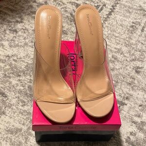 Torta Caliente Clear and Tan Heels